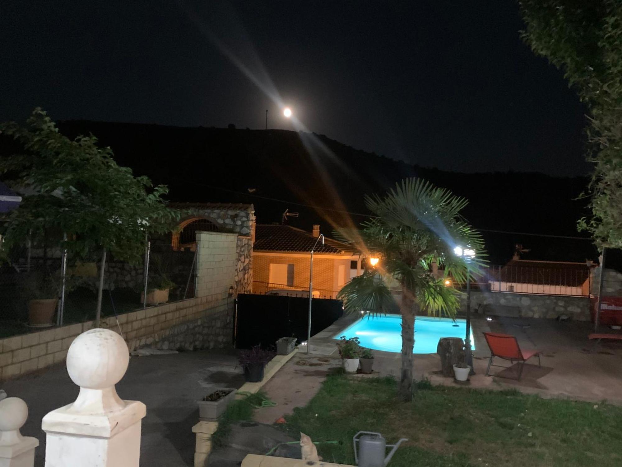 Apartamento Con Piscina Chiloeches Luaran gambar